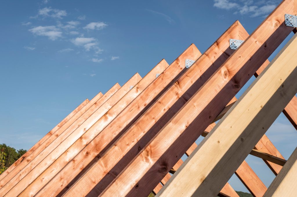 Cherestea pentru construcții disponibilă cu livrare în județul Suceava