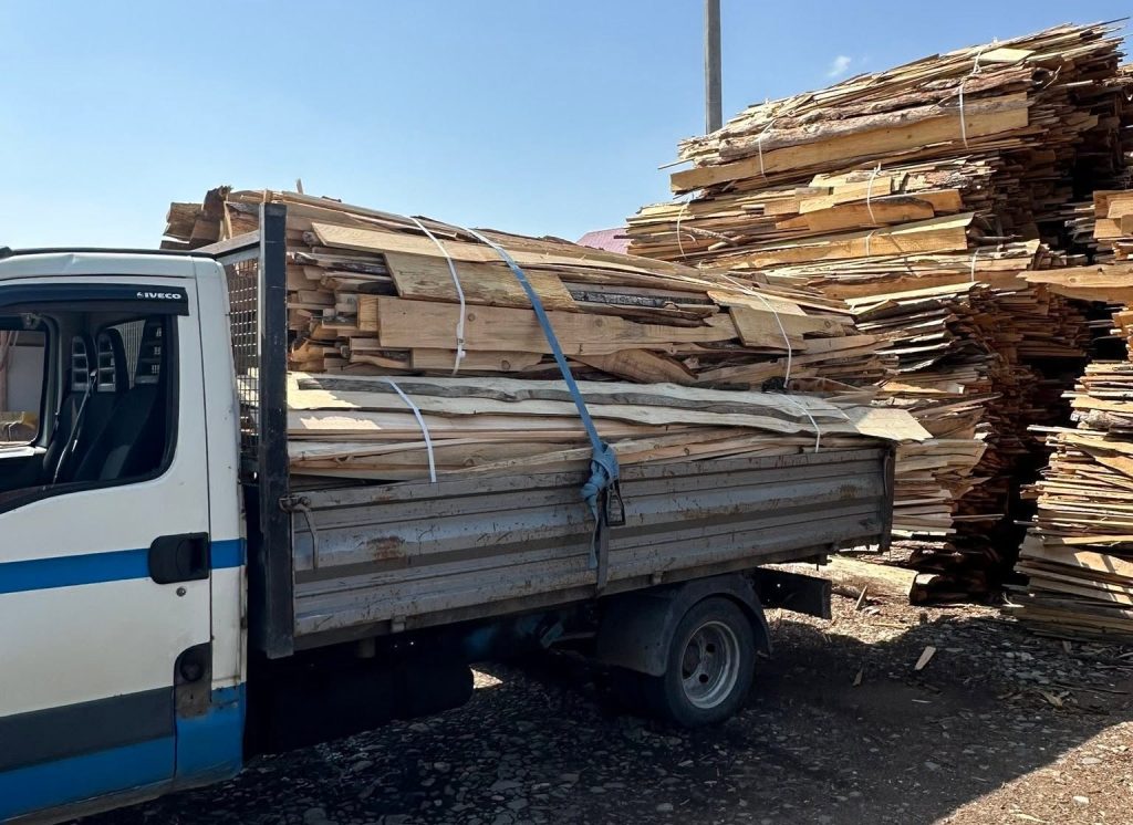 Materiale din cherestea pregătite pentru transport